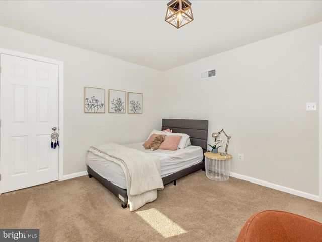 2813 HILLFIELD DR, Frederick, MD 21702