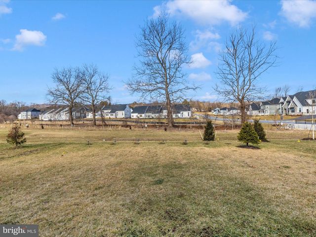 2813 HILLFIELD DR, Frederick, MD 21702
