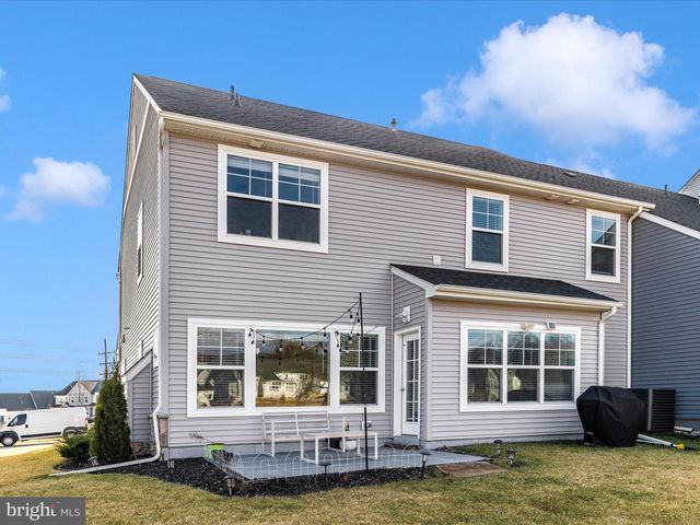 2813 HILLFIELD DR, Frederick, MD 21702