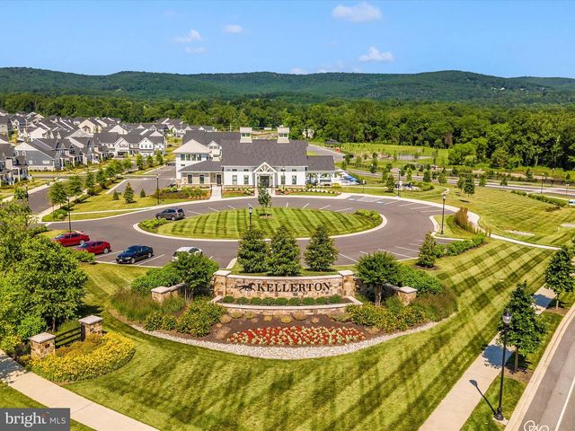 2813 HILLFIELD DR, Frederick, MD 21702