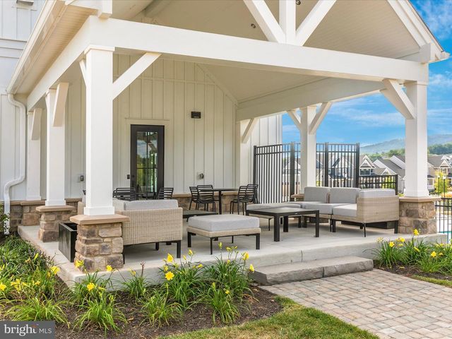 2813 HILLFIELD DR, Frederick, MD 21702