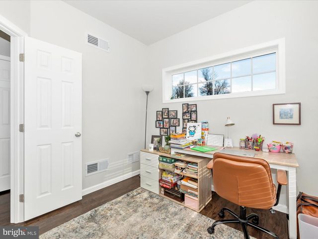 2813 HILLFIELD DR, Frederick, MD 21702