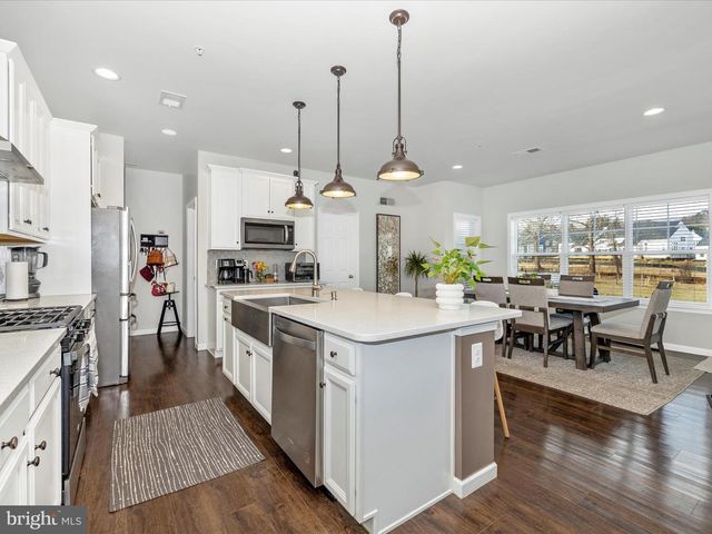 2813 HILLFIELD DR, Frederick, MD 21702