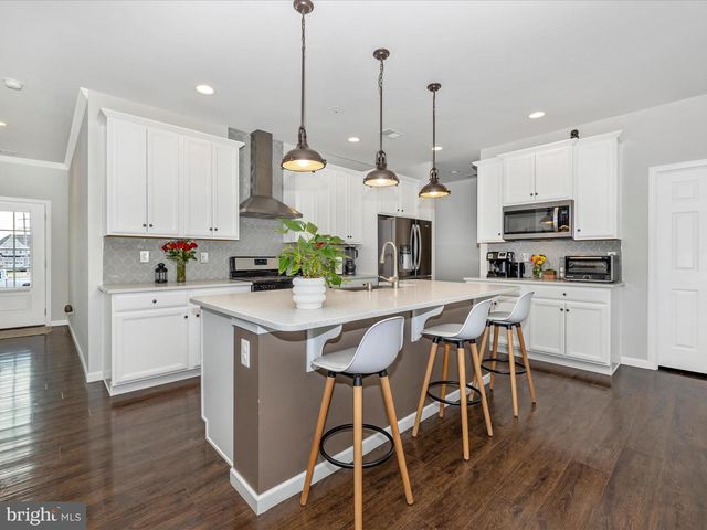2813 HILLFIELD DR, Frederick, MD 21702