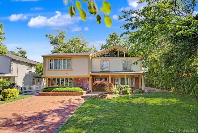 159 South Drive, New Hyde Park, NY 11040