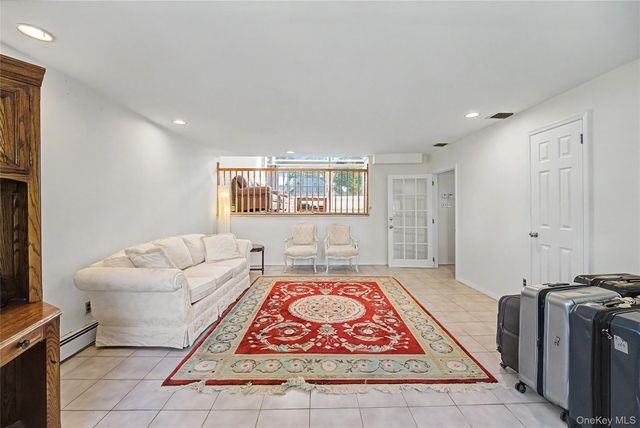 159 South Drive, New Hyde Park, NY 11040