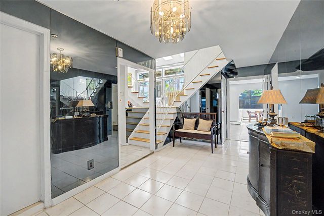 159 South Drive, New Hyde Park, NY 11040