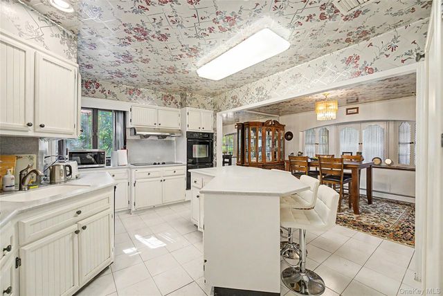 159 South Drive, New Hyde Park, NY 11040