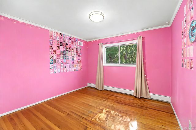 159 South Drive, New Hyde Park, NY 11040