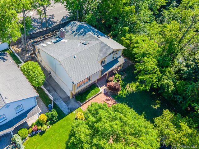 159 South Drive, New Hyde Park, NY 11040