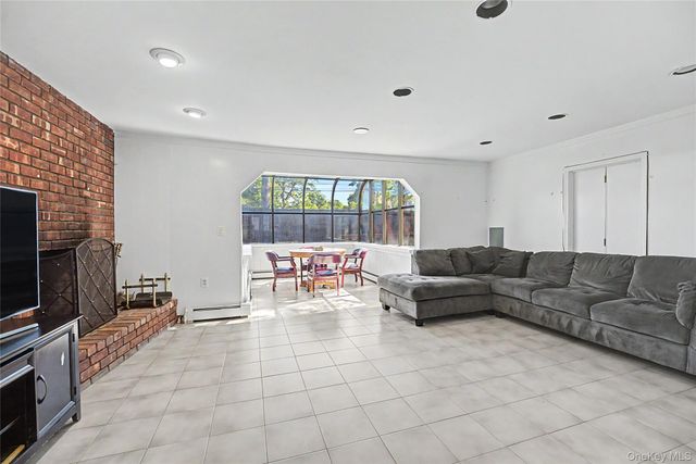 159 South Drive, New Hyde Park, NY 11040