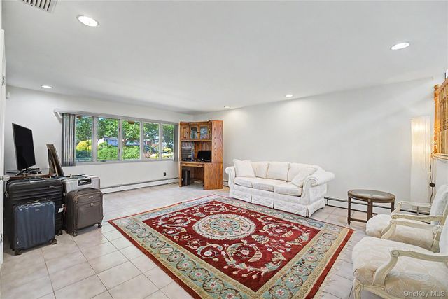 159 South Drive, New Hyde Park, NY 11040