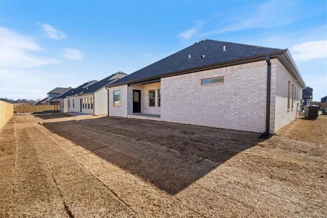 6905 SW Orange Avenue, Bentonville, AR 72713