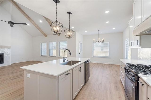 6905 SW Orange Avenue, Bentonville, AR 72713