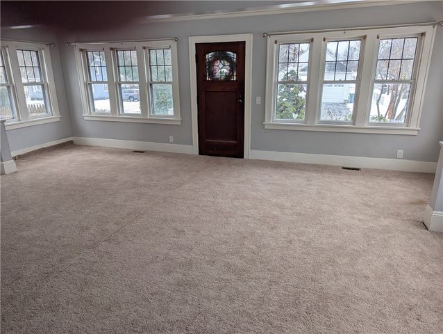 95 Fieldwood Drive, Rochester, NY 14609