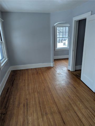 95 Fieldwood Drive, Rochester, NY 14609