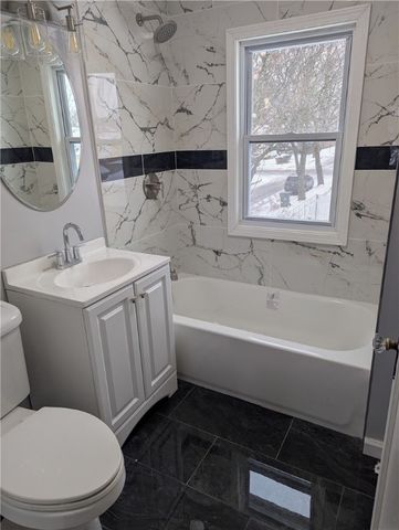 95 Fieldwood Drive, Rochester, NY 14609