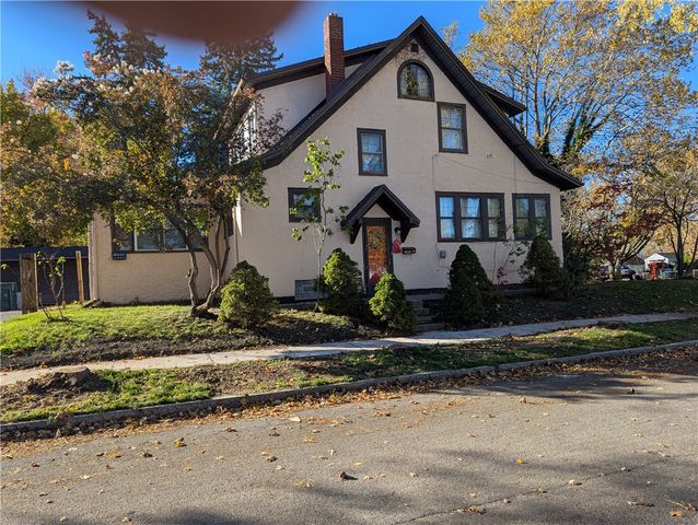 95 Fieldwood Drive, Rochester, NY 14609