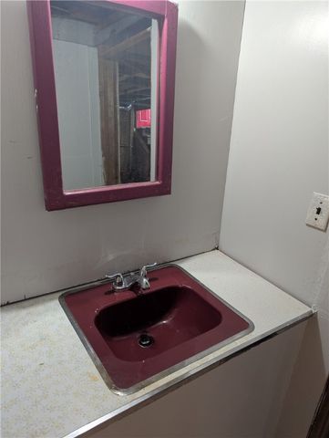 95 Fieldwood Drive, Rochester, NY 14609