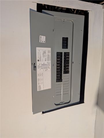 95 Fieldwood Drive, Rochester, NY 14609