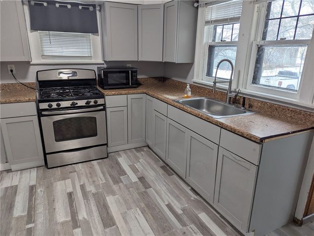 95 Fieldwood Drive, Rochester, NY 14609