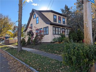 95 Fieldwood Drive, Rochester, NY 14609