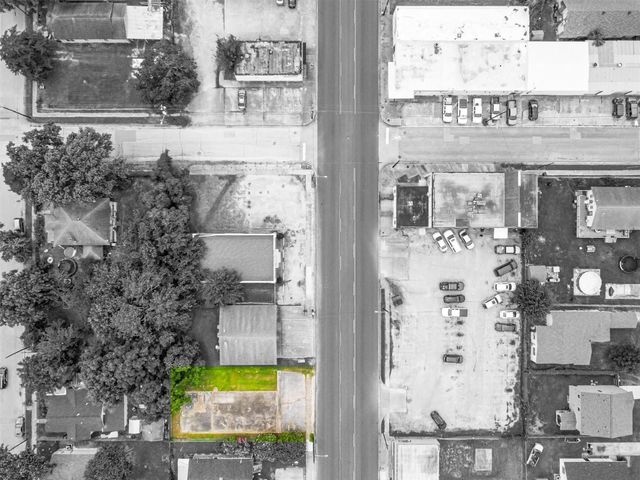213 E Texas Avenue, Baytown, TX 77520