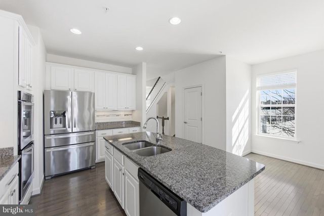 8274 WHITE STAR XING, Pasadena, MD 21122