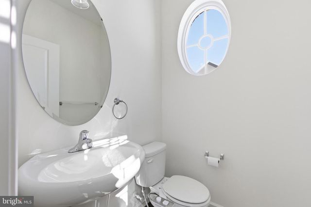 8274 WHITE STAR XING, Pasadena, MD 21122