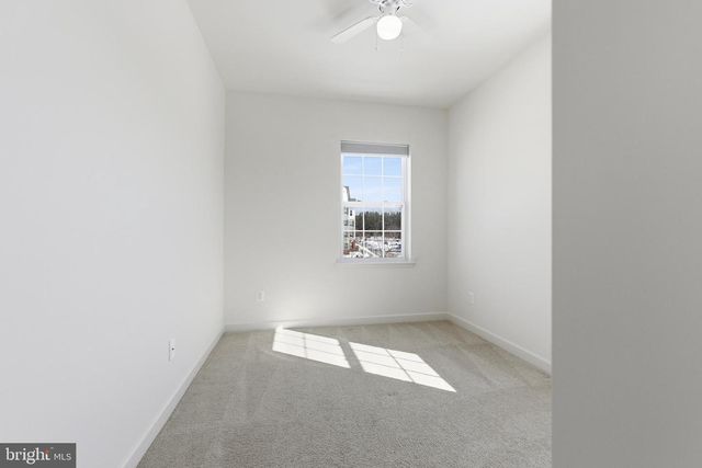 8274 WHITE STAR XING, Pasadena, MD 21122