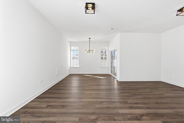 8274 WHITE STAR XING, Pasadena, MD 21122