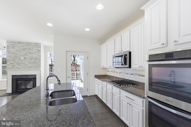 8274 WHITE STAR XING, Pasadena, MD 21122