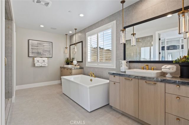 9522 N Andora Avenue, Chatsworth, CA 91311
