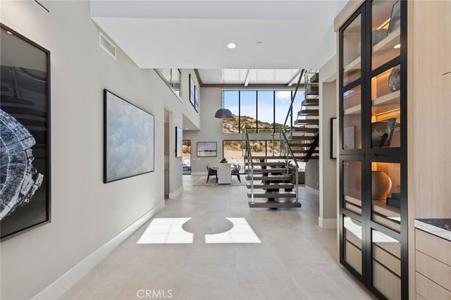 9522 N Andora Avenue, Chatsworth, CA 91311