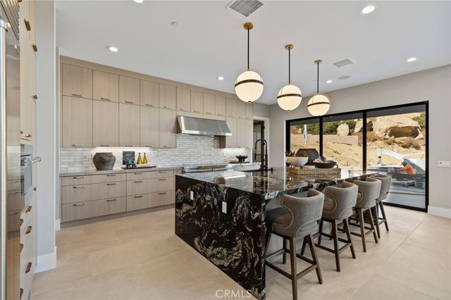 9522 N Andora Avenue, Chatsworth, CA 91311