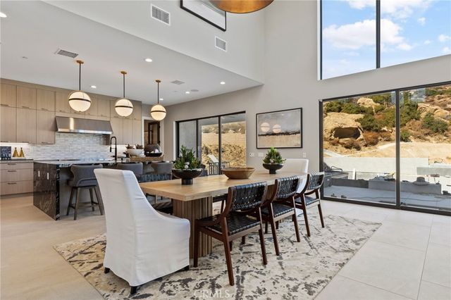 9522 N Andora Avenue, Chatsworth, CA 91311