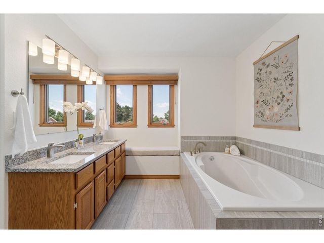2413 Willow Ln, Longmont, CO 80503
