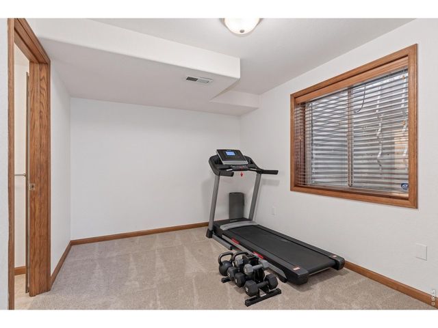 2413 Willow Ln, Longmont, CO 80503