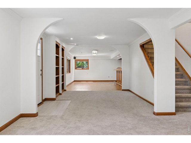 2413 Willow Ln, Longmont, CO 80503