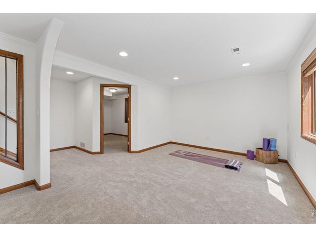 2413 Willow Ln, Longmont, CO 80503