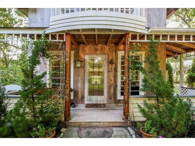 49 Sanford Avenue, North Kingstown, RI 02852