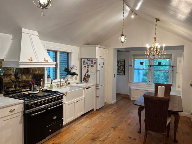 49 Sanford Avenue, North Kingstown, RI 02852