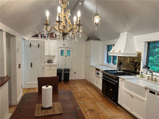 49 Sanford Avenue, North Kingstown, RI 02852