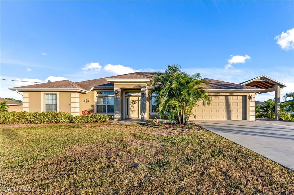 1918 Richmond AVE N, Lehigh Acres, FL 33972