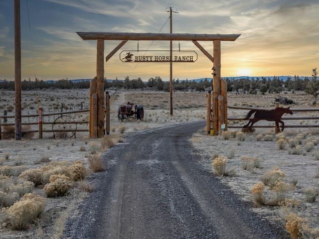 12213 SW Ranch Road, Powell Butte, OR 97753