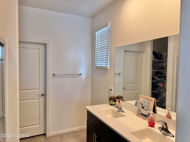 4850 E Greenway Wash Drive, Tucson, AZ 85706