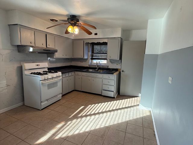 12484 S Michigan Avenue, Chicago, IL 60628