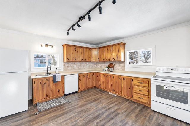 630 LEE STREET, Seymour, WI 54165