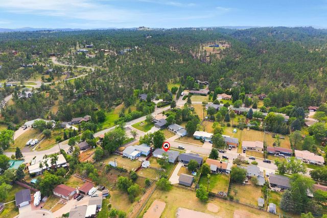 210 PINEDALE DR, Rapid City, SD 57702