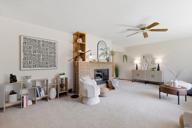 210 PINEDALE DR, Rapid City, SD 57702